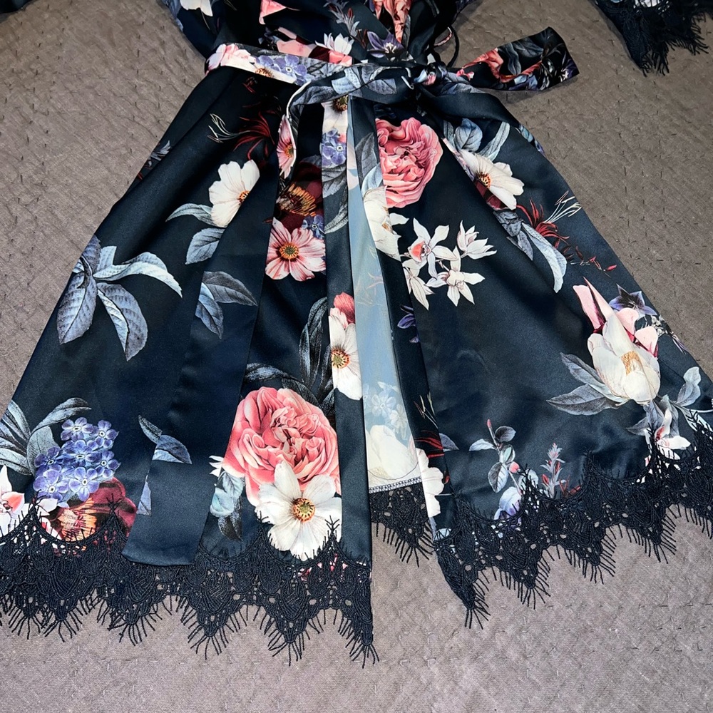 Le Rose Robe - Picture 4 of 4